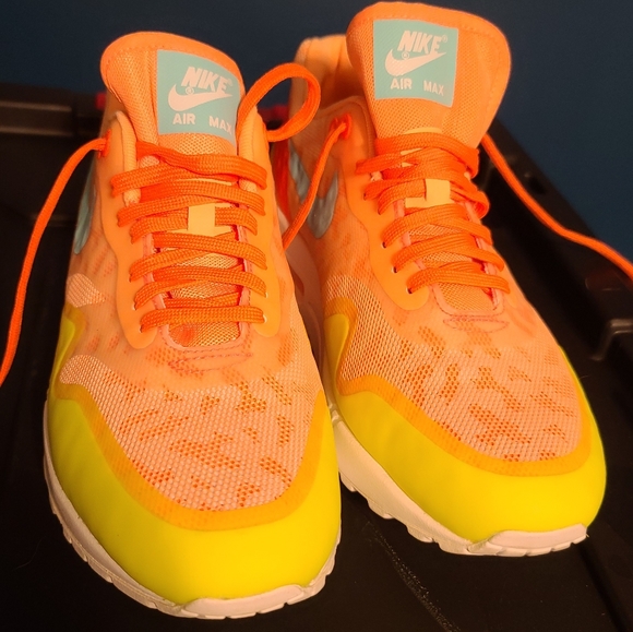 NIKE Air Max - Picture 3 of 4